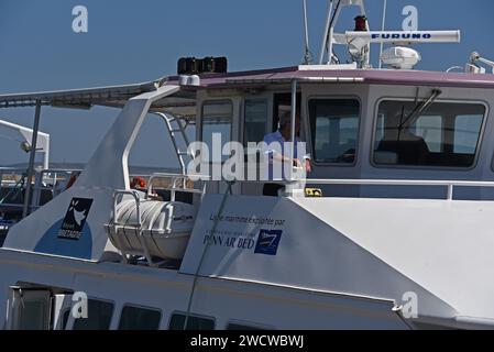 Traghetto Petrel, Port de Ile-de-Sein, Finistere, Bretagne, Francia, Europa Foto Stock