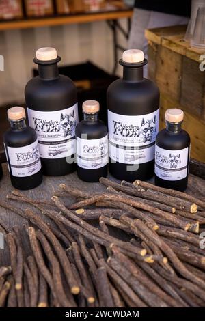 Regno Unito, Inghilterra, Yorkshire, Pontefract, Liquorice Festival, Northern Fox Yorkshire Gin Stall Liquorice Root Gin Foto Stock