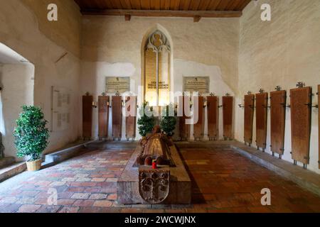 Germania, Baviera, Lago di Costanza (Bodensee), Lindau, St. Peter's Church (Peterskirche), Warrior Memory Chapel, nel 1928, la Peterskirche divenne sede di un memoriale per i soldati di Lindau che furono uccisi nella prima guerra mondiale Foto Stock