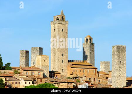 Italia, Toscana, Val d'Elsa, il borgo medievale di San Gimignano, centro storico dichiarato Patrimonio dell'Umanità dall'UNESCO Foto Stock