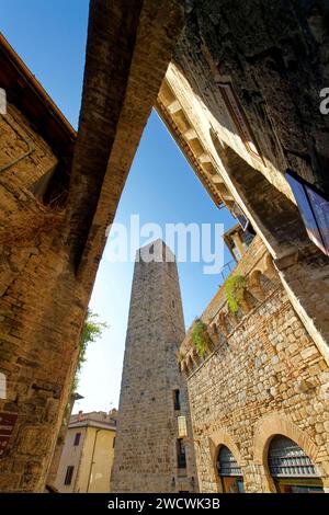 Italia, Toscana, Val d'Elsa, il borgo medievale di San Gimignano, centro storico dichiarato Patrimonio dell'Umanità dall'UNESCO Foto Stock