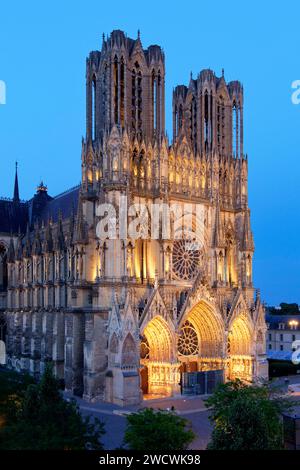 Francia, Marne, Reims, la cattedrale di Notre Dame, classificato come patrimonio mondiale dall'UNESCO, la facciata occidentale Foto Stock