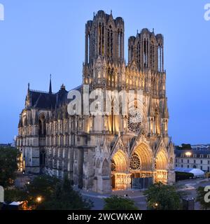 Francia, Marne, Reims, la cattedrale di Notre Dame, classificato come patrimonio mondiale dall'UNESCO, la facciata occidentale Foto Stock