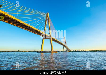 Vietnam, Delta del Mekong, My Tho, ponte di Rach Mieu sul fiume Mekong Foto Stock