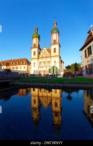 Francia, Bas Rhin, la Ried, Ebersmunster, Saint Maurice chiesa abbaziale del xviii secolo e di stile barocco tedesco Foto Stock