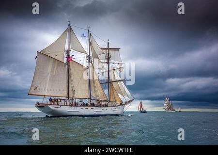 Francia, Morbihan, Golfo di Morbihan, la Marita, goletta a tre alberi di Granville, edizione 2023 della Gulf Week Foto Stock