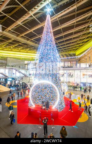 Francia, Parigi, Forum des Halles, Westfield, l'albero di Natale Foto Stock