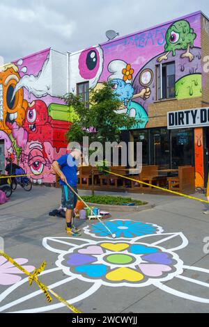 Canada, provincia di Quebec, Montreal, Plateau Mont-Royal, il festival murale, opera dell'artista Buff Monster Foto Stock