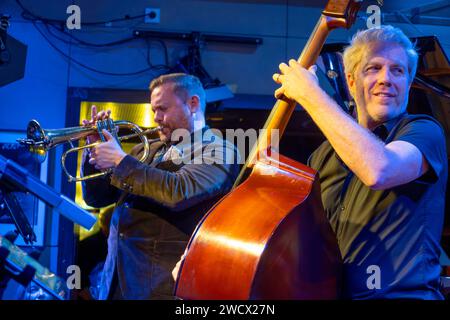 Francia, Parigi, il Jazz club Duc des Lombards, concerto di Kyle Eastwood Foto Stock