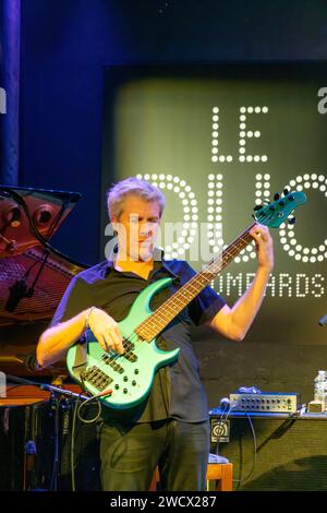 Francia, Parigi, il Jazz club Duc des Lombards, concerto di Kyle Eastwood Foto Stock