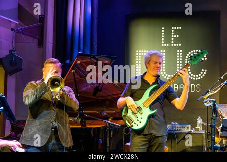 Francia, Parigi, il Jazz club Duc des Lombards, concerto di Kyle Eastwood Foto Stock