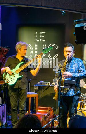 Francia, Parigi, il Jazz club Duc des Lombards, concerto di Kyle Eastwood Foto Stock