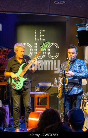 Francia, Parigi, il Jazz club Duc des Lombards, concerto di Kyle Eastwood Foto Stock