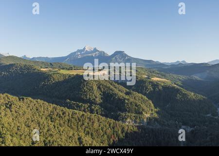 Francia, Isère (38), regione di la Matheysine (o altopiano di Matheysin), massiccio di Obiou e Dévoluy sullo sfondo (vista aerea) Foto Stock