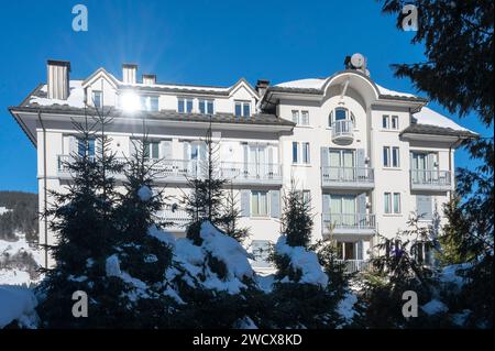 Francia, Haute Savoie, Megeve, architetto Henry Jacques le Meilleur, uno degli edifici: Il Windsor costruito dall'architetto Foto Stock