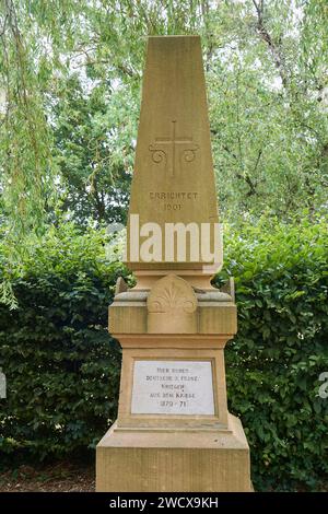 Francia, Mosella, Gravelotte, la sala della memoria, un monumento commemorativo eretto in memoria dei combattenti tedeschi della guerra del 1870, una stele del 1901 Foto Stock