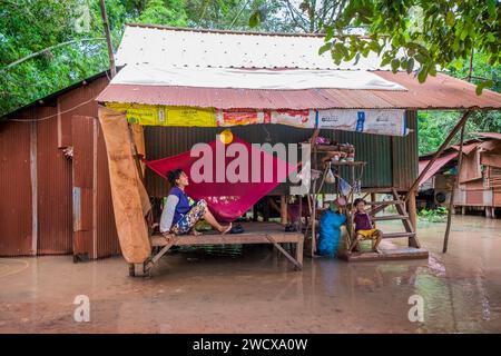 Cambogia, Kampong Phluk, inondazioni causate da forti piogge Foto Stock