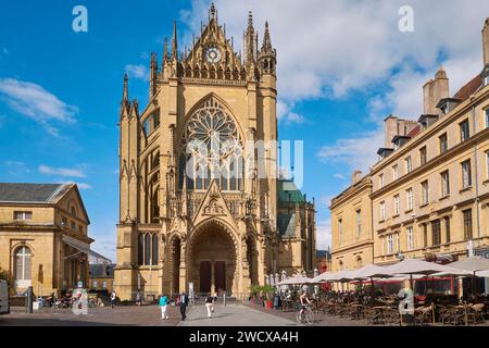 Francia, Mosella, Metz, cattedrale di Saint Etienne, cattedrale di Francia con la più grande superficie vetrata ma anche quella con le più grandi finestre gotiche d'Europa Foto Stock