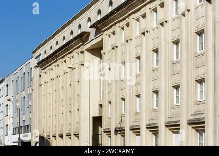 Francia, Meurthe et Moselle, Nancy, facciata della Maison des Eleves de Mines Nancy (casa degli studenti della scuola di Mines Nancy) un condominio per studenti situato in Rue du Président Maurice Schuman Foto Stock