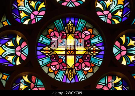 Francia, Meurthe et Moselle, Nancy, 1935 tettoia ornamentale, vetrata in stile Art Deco dal maestro vetraio Georges Janin nella cappella dell'Hopital Central de Nancy costruita dall'architetto Prosper Morey tra il 1879 e il 1883, situata in Avenue De Lattre de Tassigny Foto Stock