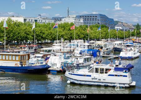 Francia, Meurthe et Moselle, Nancy, Nancy Saint Georges porto municipale sul canale d'acqua tra la Marna e il Reno situato Boulevard du 21eme Regiment d'Aviation Foto Stock