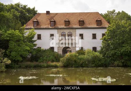 Vecchio castello a Park von Muskau (Park Muzakowski) vicino a Bad Muskau. Sito patrimonio dell'umanità dell'UNESCO. Germania Foto Stock