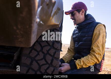 DE MEVIUS Guillaume (bel), Overdrive Racing, Toyota Hilux, FIA Ultimate, ritratto durante la fase 10 della Dakar 2024 il 17 gennaio 2024 intorno ad al Ula, Arabia Saudita Foto Stock