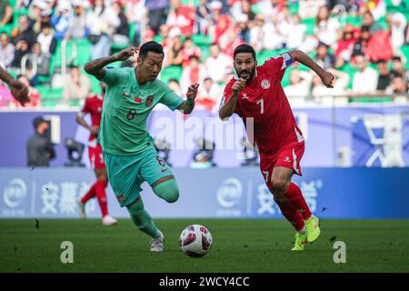 Doha, Qatar, 17 gennaio 2024, AFC Asian Cup 2023 gruppo A - Cina 0:0 Libano: Il capitano Zhang Lin Peng non è in grado di guidare la Cina alla vittoria, ma subisce un altro pareggio senza gol al torneo Foto Stock