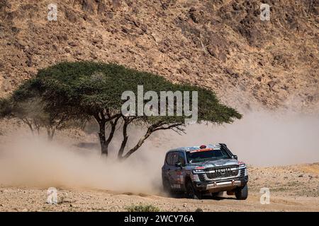 500 MIURA Akira (jpn), BARBET Mayeul (fra), Toyota Auto Body, Toyota Land Cruiser GR Sport, Motul, FIA Stock, azione durante la fase 10 della Dakar 2024 il 17 gennaio 2024 intorno ad al Ula, Arabia Saudita Foto Stock