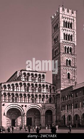 Facciata e campanile del Duomo di Lucca (Duomo di Lucca, Cattedrale di San Martino - 80) Foto Stock