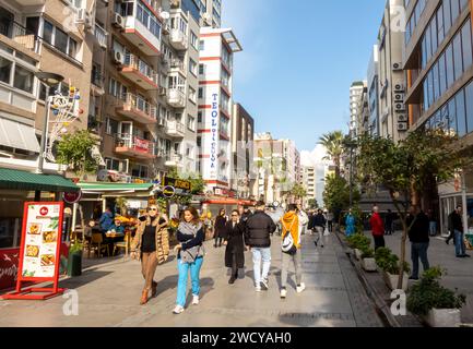 Strada pedonale Kıbrıs Şehitleri CD Konak/İzmir, Turchia Foto Stock