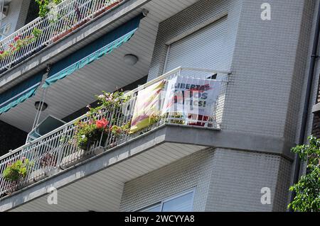 barcellona/catalonia/ Spagna/ 25Luglio 2019/oggi le onde di calore hanno colpito 30C e 86F oggi in temeperature le persone godono sulla spiaggia e rinfrescano le onde di calore .. (Foto..Francis Dean / Deanpictures. Foto Stock