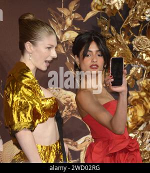 Foto da accreditare ©Alpha Press 078237 09/11/2023 Hunter Schafer e Sabrina Bahsoon The Hunger Games The Ballard of the Songbirds and Snakes World Premiere a Londra Foto Stock