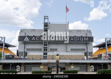 Pittsburgh, Pennsylvania – 22 luglio 2023: L'Acrisure Stadium è uno stadio di football situato nel quartiere North Shore di Pittsburgh Foto Stock