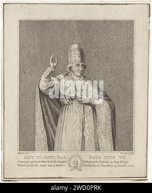 Ritratto di Papa Pio VII, Jan Gerritsz. Visser, dopo Monetto, 1800 - 1802 stampa Amsterdam paper etching insignia del papa, ad esempio tiara Foto Stock