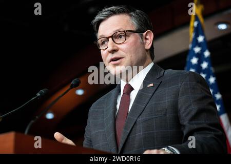 Washington, Stati Uniti. 17 gennaio 2024. Il presidente della camera Mike Johnson (R-LA) parla a una conferenza stampa al Campidoglio degli Stati Uniti. Credito: SOPA Images Limited/Alamy Live News Foto Stock