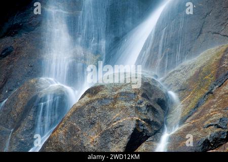 Grizzly Falls, Re Selvaggio e Scenic River, Kings Canyon National Scenic Byway, Sequoia National Monument, California Foto Stock