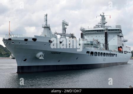 La nave cisterna ausiliaria della Royal Fleet della classe Tide britannica RFA Tiderace durante una visita al porto di Yokosuka, in Giappone. Foto Stock