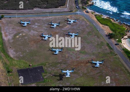 I Marines statunitensi localizzano la loro zona di atterraggio durante un'esercitazione di lancio massimo degli aerei sulla base del corpo dei Marines Hawaii. Foto Stock