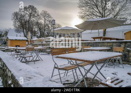 Schnee, Biergarten, Haus Zenner, Treptower Park, Treptow, Treptow-Köpenick, Berlino, Deutschland Schnee, Biergarten, Haus Zenner, Treptower Park, Treptow, Treptow-Köpenick, Berlino, Deutschland *** neve, birreria all'aperto, Haus Zenner, Treptower Park, Treptow, Treptow Köpenick, Berlin, Germany Snow, birreria all'aperto, Haus Zenner, Treptower Park, Treptow, Treptow Köpenick, Berlino, Germania Foto Stock