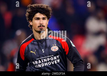 EINDHOVEN, PAESI BASSI - 17 GENNAIO: Andre Ramalho (PSV) si riscalda durante la KNVB Beker Match tra PSV Eindhoven e FC Twente allo stadio Philips di gennaio Foto Stock