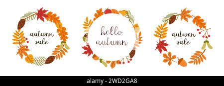 Set di cornici circolari, ghirlande, ghirlande o bordi costituiti da foglie secche cadute, ghiande, coni. Lettera Hello Autumn and Autumn sale scritta a mano con c Illustrazione Vettoriale