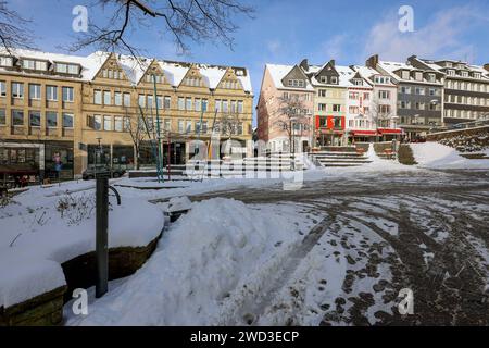 Winter im Siegerland. Es Hat sehr viel geschneit. Die Siegener Oberstadt. Inverno im Siegerland AM 18.01.2024 a Siegen/Deutschland. *** Inverno a Siegerland ha nevicato molto la città alta di Siegen Inverno a Siegerland il 18 01 2024 a Siegen in Germania Foto Stock