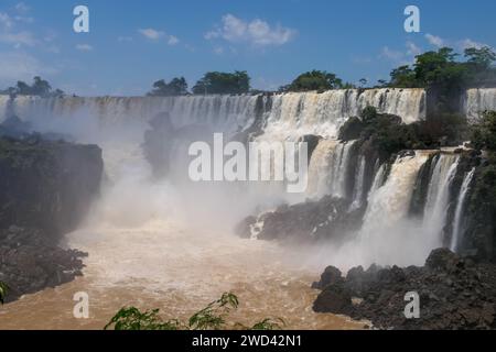 Parco nazionale di Iguazu, Argentina. Iguazu Falls - circuito inferiore (inferiore) Foto Stock