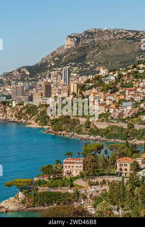 Vista panoramica lungo la costa vicino a Monaco Foto Stock