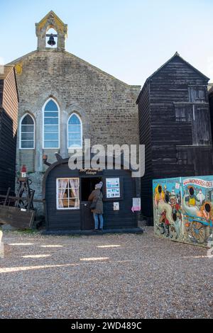 Half Sovereign Cottage, Hastings Seafront stade, by Fisherman's Museum, Rock-a-Nore, East Sussex, REGNO UNITO Foto Stock