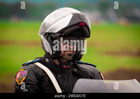 BMW R1200RT - polizia ceca (městská policie ČR) poliziotti del traffico automobilistico in una squadra espositiva al NATO Days Airshow in Europa. Foto Stock