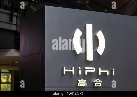 Il logo HiPhi è stato visto in uno dei suoi negozi e gallerie a Pechino, Cina, il 16 luglio 2023. Foto Stock