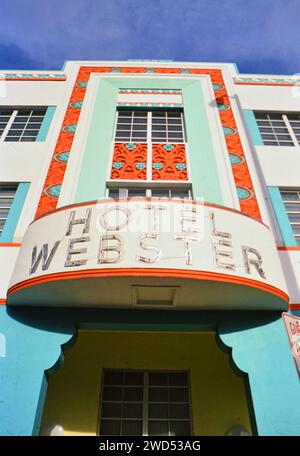 L'Hotel Webster, un esempio di colorata architettura art deco a Miami, Florida (South Beach), CA. 1996-1997. Per favore, accreditate il fotografo Joan Iaconetti. Foto Stock