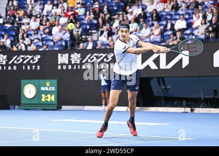 Lorenzo Sonego durante l'Australian Open AO 2024 Grand Slam torneo di tennis il 18 gennaio 2024 al Melbourne Park in Australia. Foto Victor Joly / DPPI Foto Stock